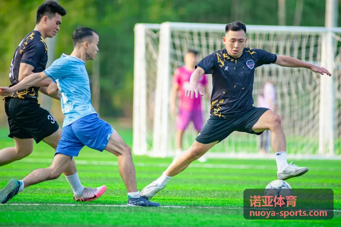 诺亚体育游泳教练李娜
